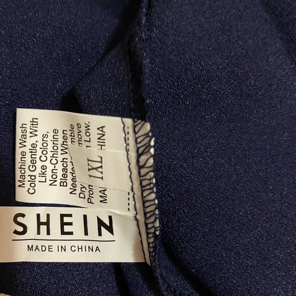 SHEIN Satin Blazer size 1X - Picture 3 of 4